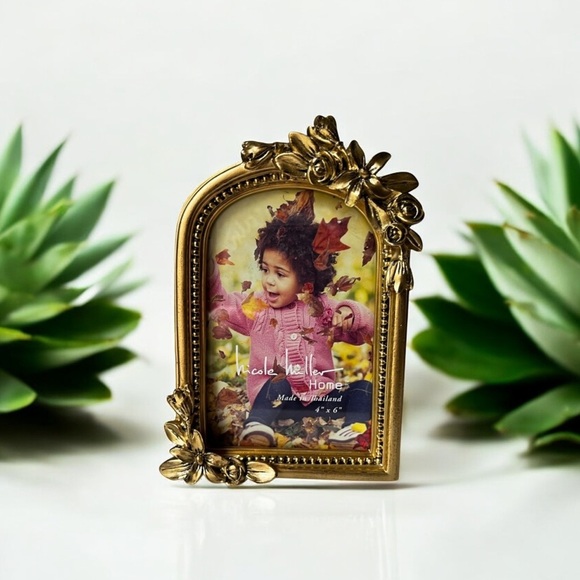 Nicole Miller Gold Floral Accent Frame for 4x6” photo - Picture 2 of 11